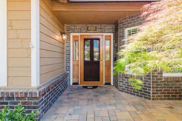 4919 Runway Dr, Fair Oaks, CA 95628