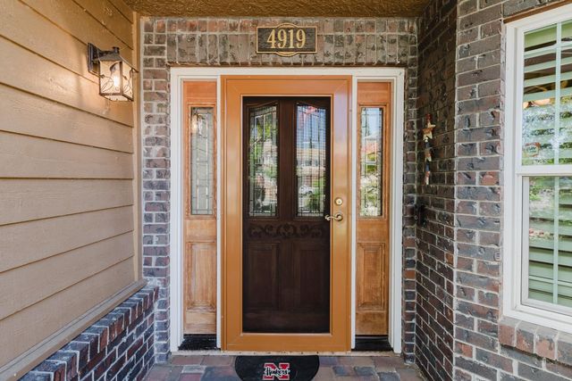 4919 Runway Dr, Fair Oaks, CA 95628