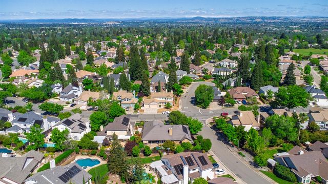 4919 Runway Dr, Fair Oaks, CA 95628