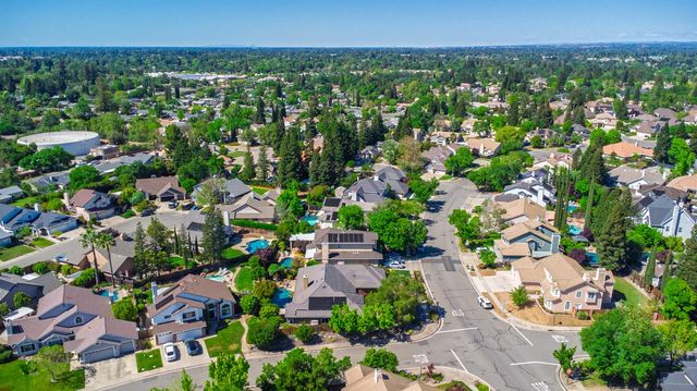 4919 Runway Dr, Fair Oaks, CA 95628