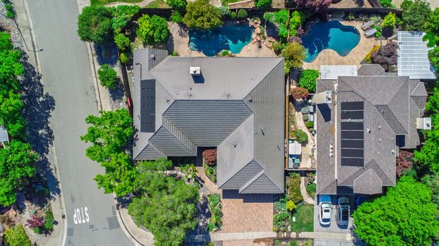 4919 Runway Dr, Fair Oaks, CA 95628