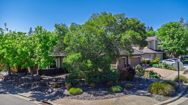 4919 Runway Dr, Fair Oaks, CA 95628