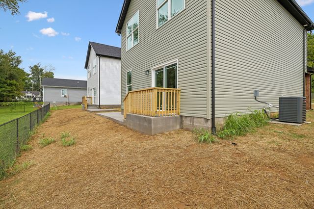 206 15th Ave, W, Springfield, TN 37172