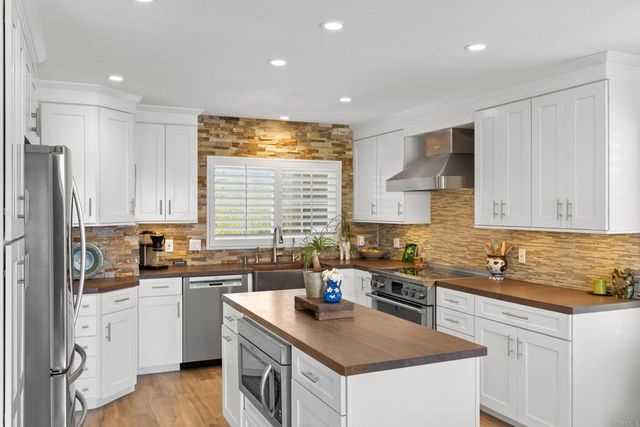 3107 CALLE FUEGO, Carlsbad, CA 92009