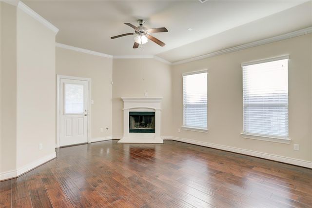 606 Sabinal Street, Webster, TX 77598