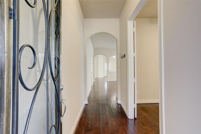 606 Sabinal Street, Webster, TX 77598