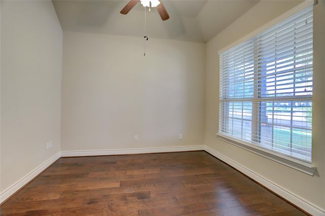 606 Sabinal Street, Webster, TX 77598