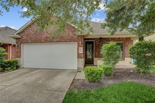 606 Sabinal Street, Webster, TX 77598