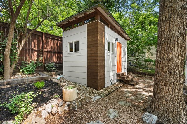 2004 Bremen ST, Austin, TX 78703