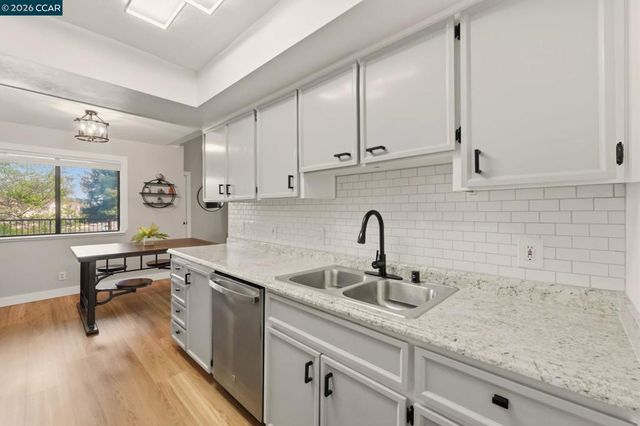 1359 Hull Ln, Martinez, CA 94553