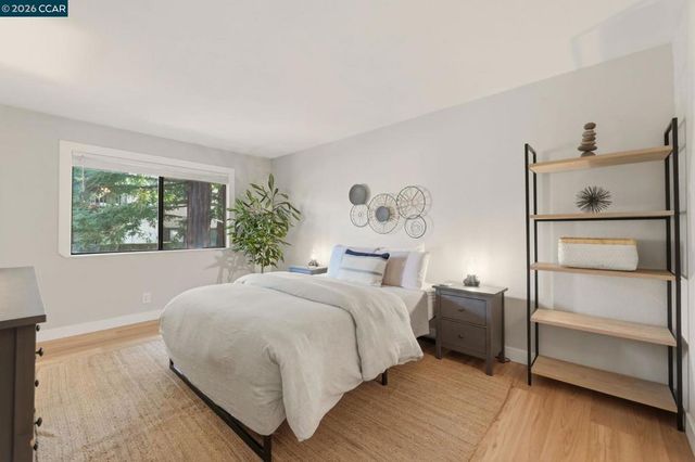 1359 Hull Ln, Martinez, CA 94553