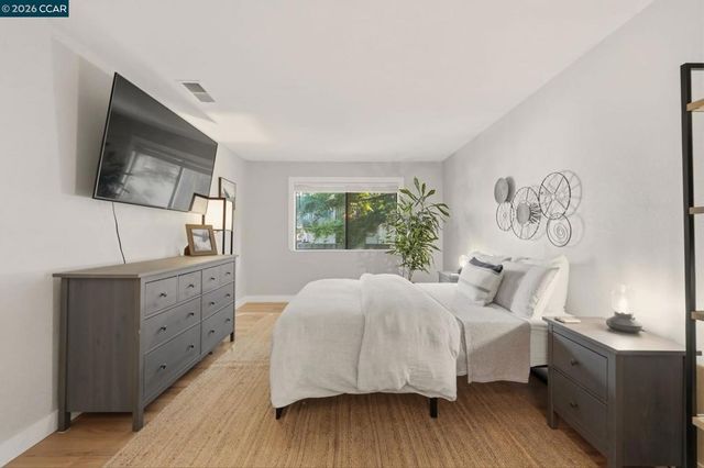 1359 Hull Ln, Martinez, CA 94553