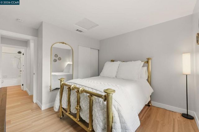 1359 Hull Ln, Martinez, CA 94553