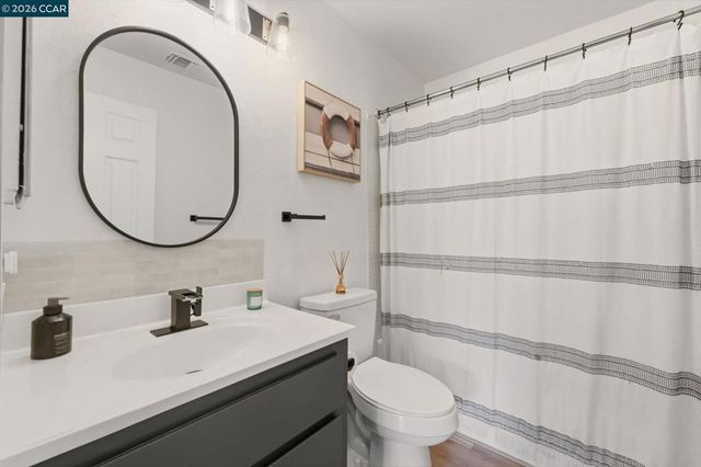 1359 Hull Ln, Martinez, CA 94553