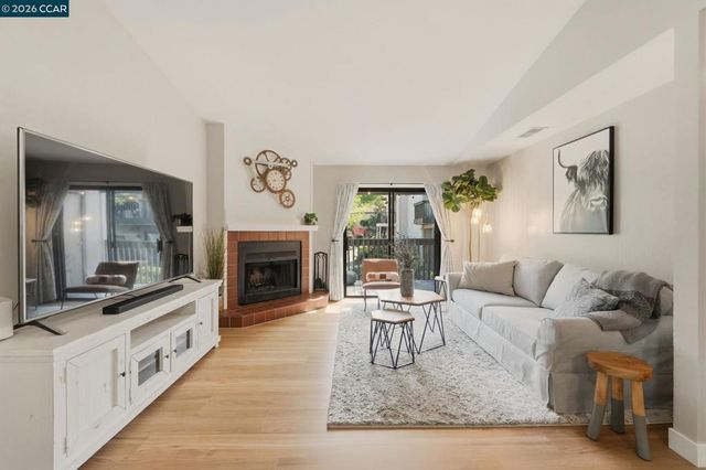 1359 Hull Ln, Martinez, CA 94553