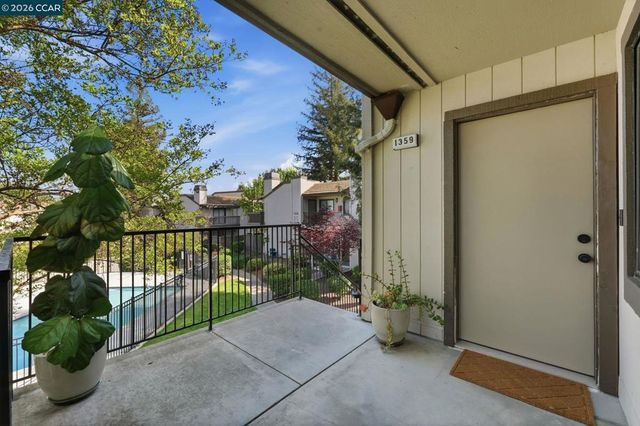 1359 Hull Ln, Martinez, CA 94553