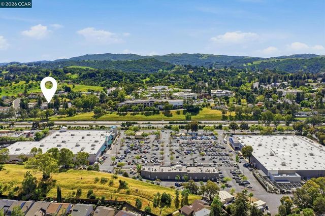 1359 Hull Ln, Martinez, CA 94553