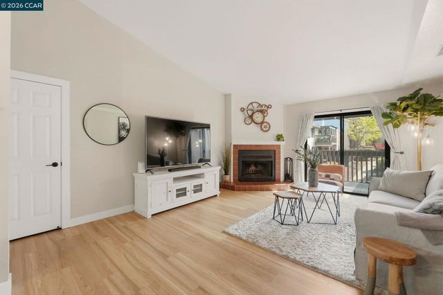 1359 Hull Ln, Martinez, CA 94553