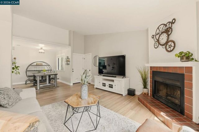 1359 Hull Ln, Martinez, CA 94553