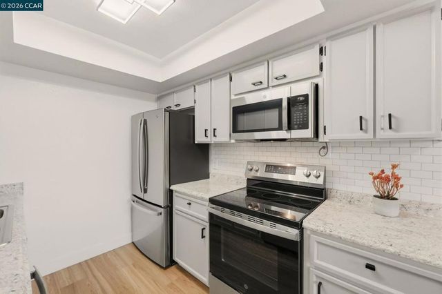 1359 Hull Ln, Martinez, CA 94553