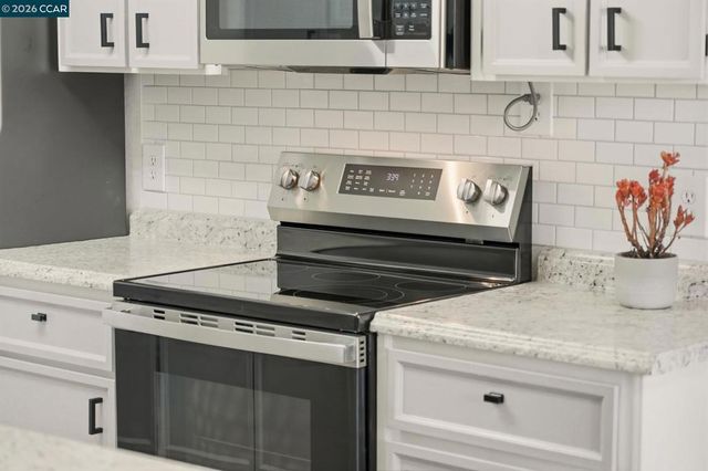 1359 Hull Ln, Martinez, CA 94553