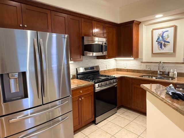 2000 Davenport Ave 2107, Canton, MA 02021