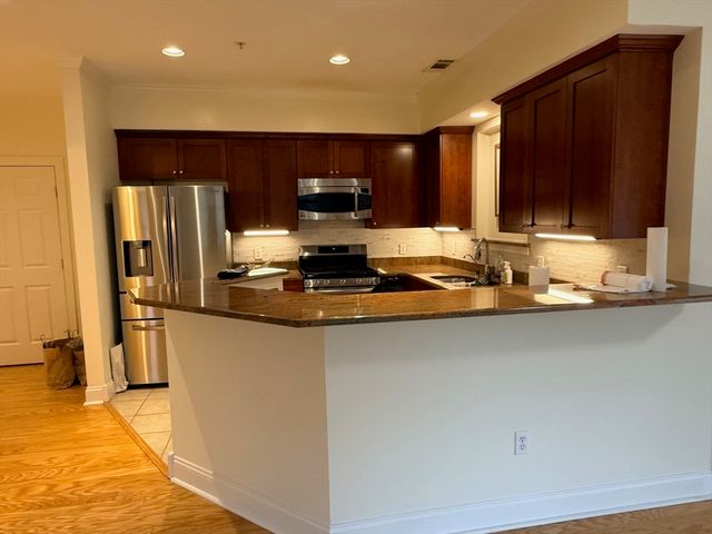 2000 Davenport Ave 2107, Canton, MA 02021