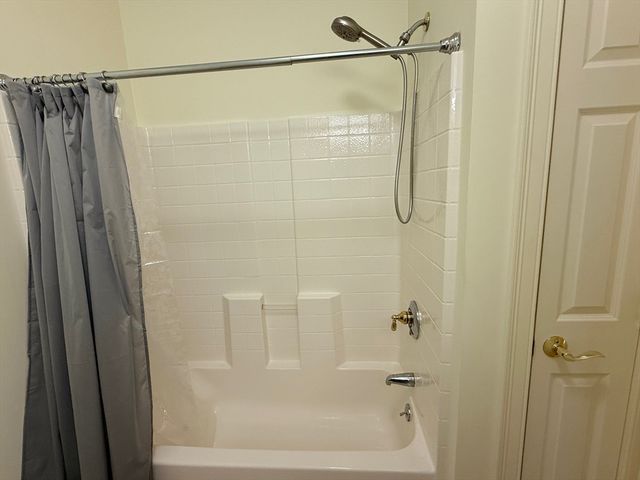 2000 Davenport Ave 2107, Canton, MA 02021