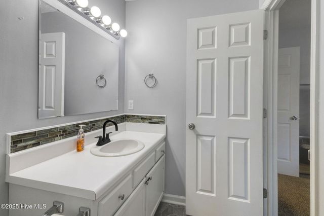 113 Parnell Road, Hubert, NC 28539