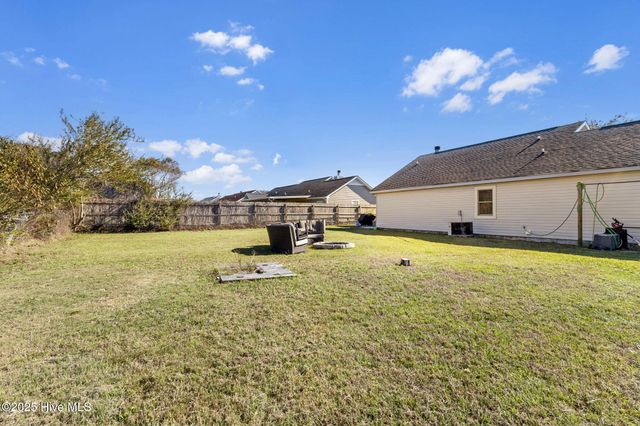 113 Parnell Road, Hubert, NC 28539