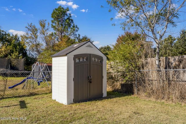 113 Parnell Road, Hubert, NC 28539