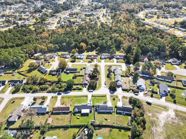 113 Parnell Road, Hubert, NC 28539