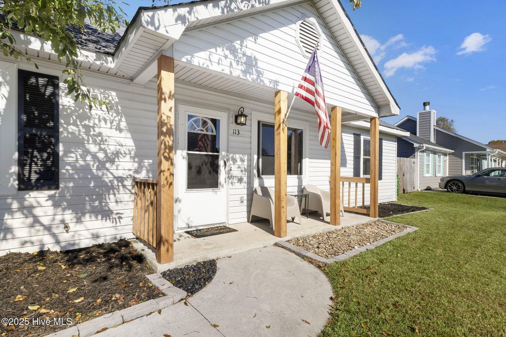 113 Parnell Road, Hubert, NC 28539