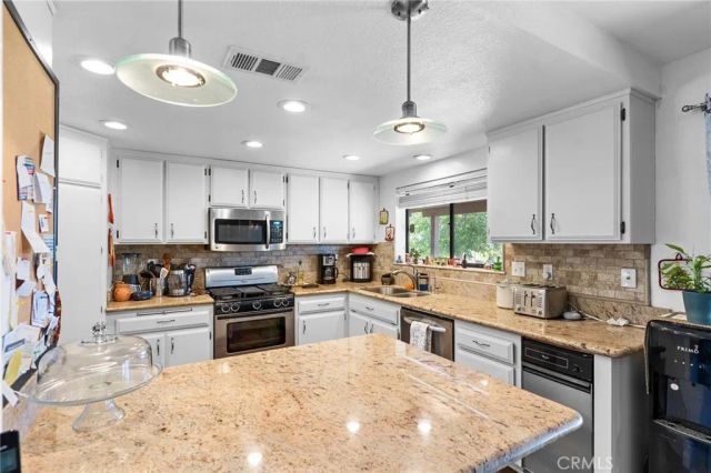 20071 Serrano, Apple Valley, CA 92307