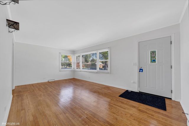 1210 Mohawk Drive, Elgin, IL 60120