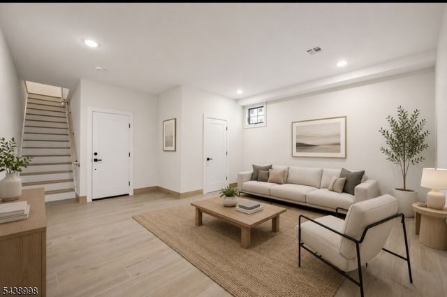 98 Western Ave, Jersey City, NJ 07307