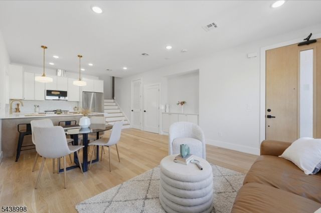 98 Western Ave, Jersey City, NJ 07307