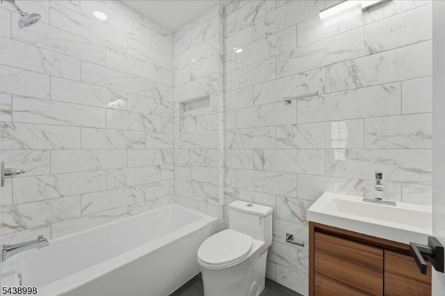 98 Western Ave, Jersey City, NJ 07307