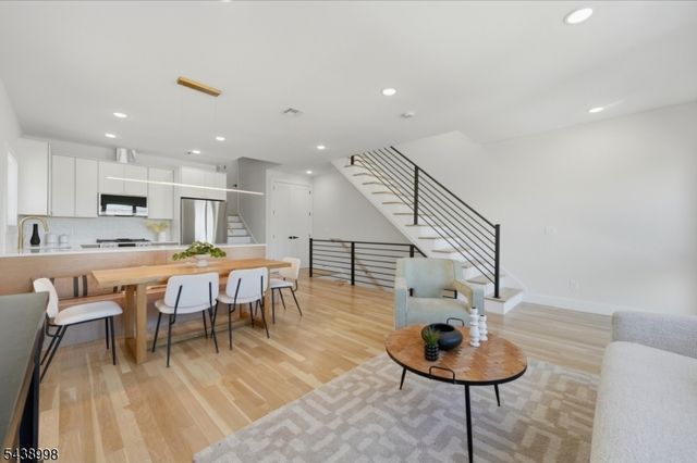 98 Western Ave, Jersey City, NJ 07307