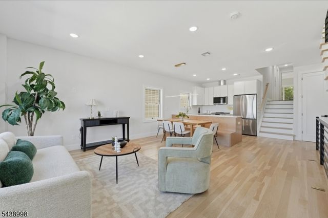 98 Western Ave, Jersey City, NJ 07307