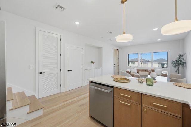 98 Western Ave, Jersey City, NJ 07307
