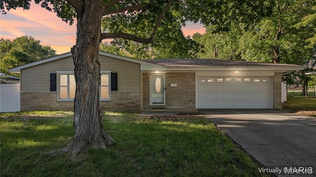 29 Cranbrook Drive, Belleville, IL 62226