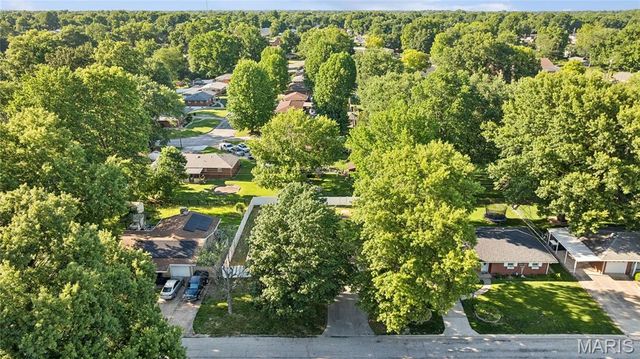 29 Cranbrook Drive, Belleville, IL 62226