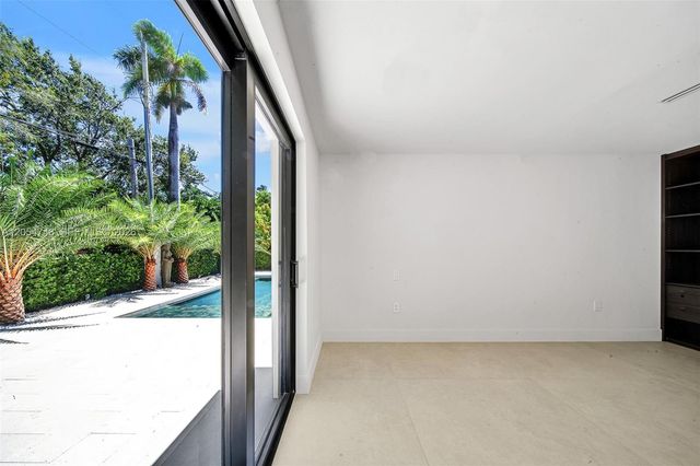 899 NE 71st St, Miami, FL 33138