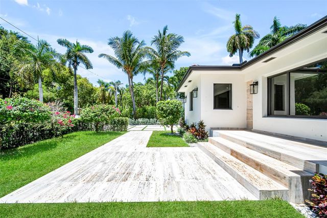 899 NE 71st St, Miami, FL 33138