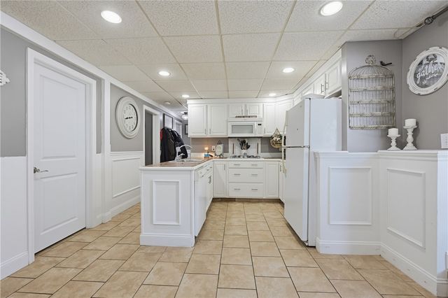 33 Scott Drive, East Providence, RI 02915