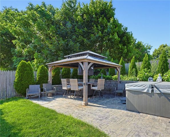 33 Scott Drive, East Providence, RI 02915