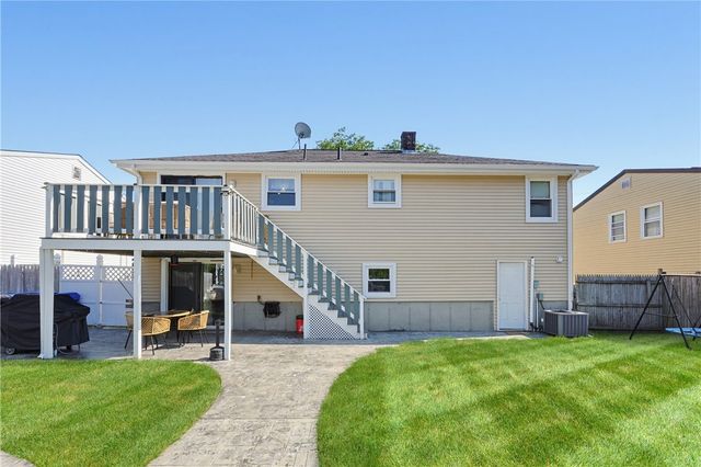 33 Scott Drive, East Providence, RI 02915