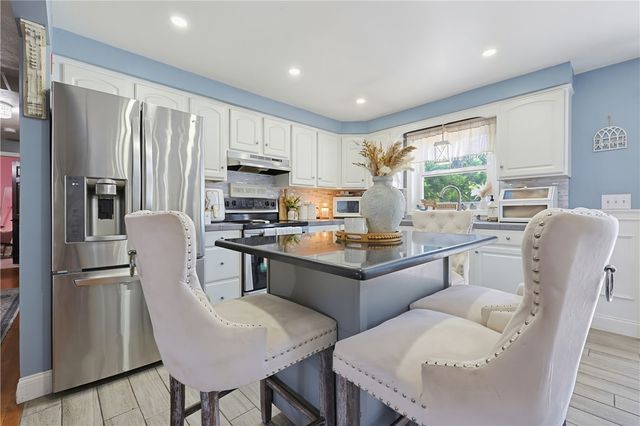 33 Scott Drive, East Providence, RI 02915