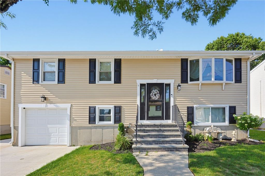 33 Scott Drive, East Providence, RI 02915